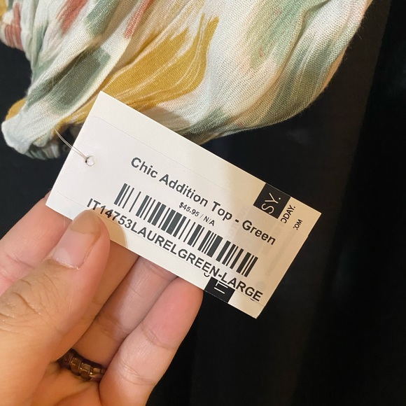 Chic Addition Top - Picture 4 of 7